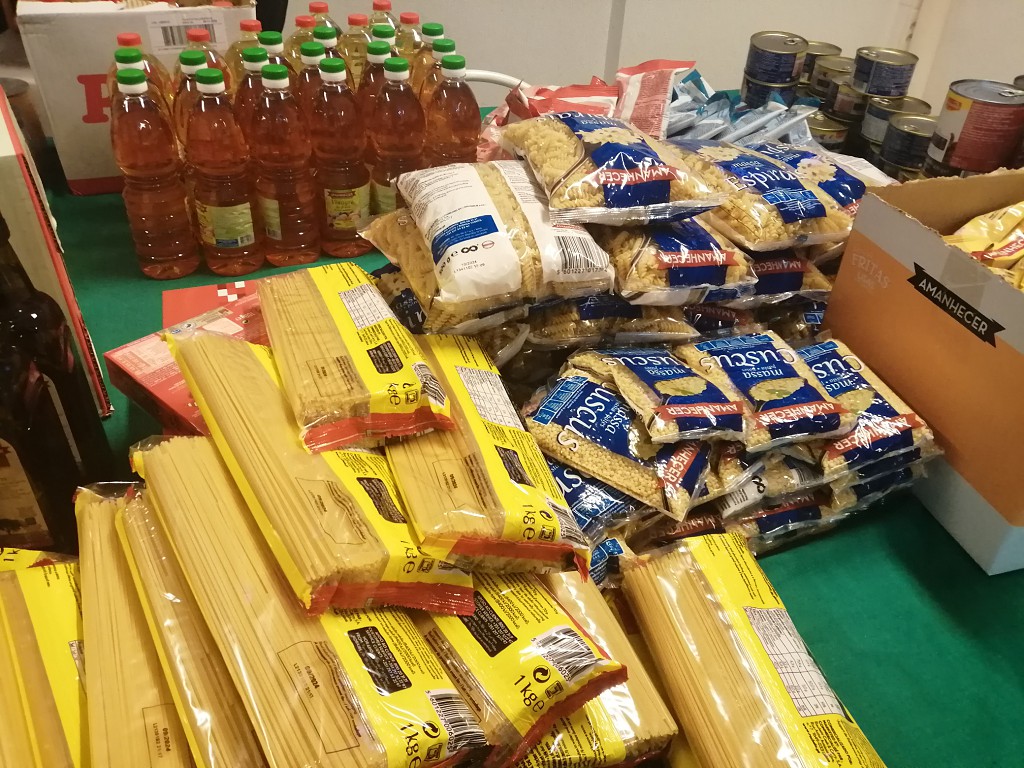 distribuição de cabazes.jpg